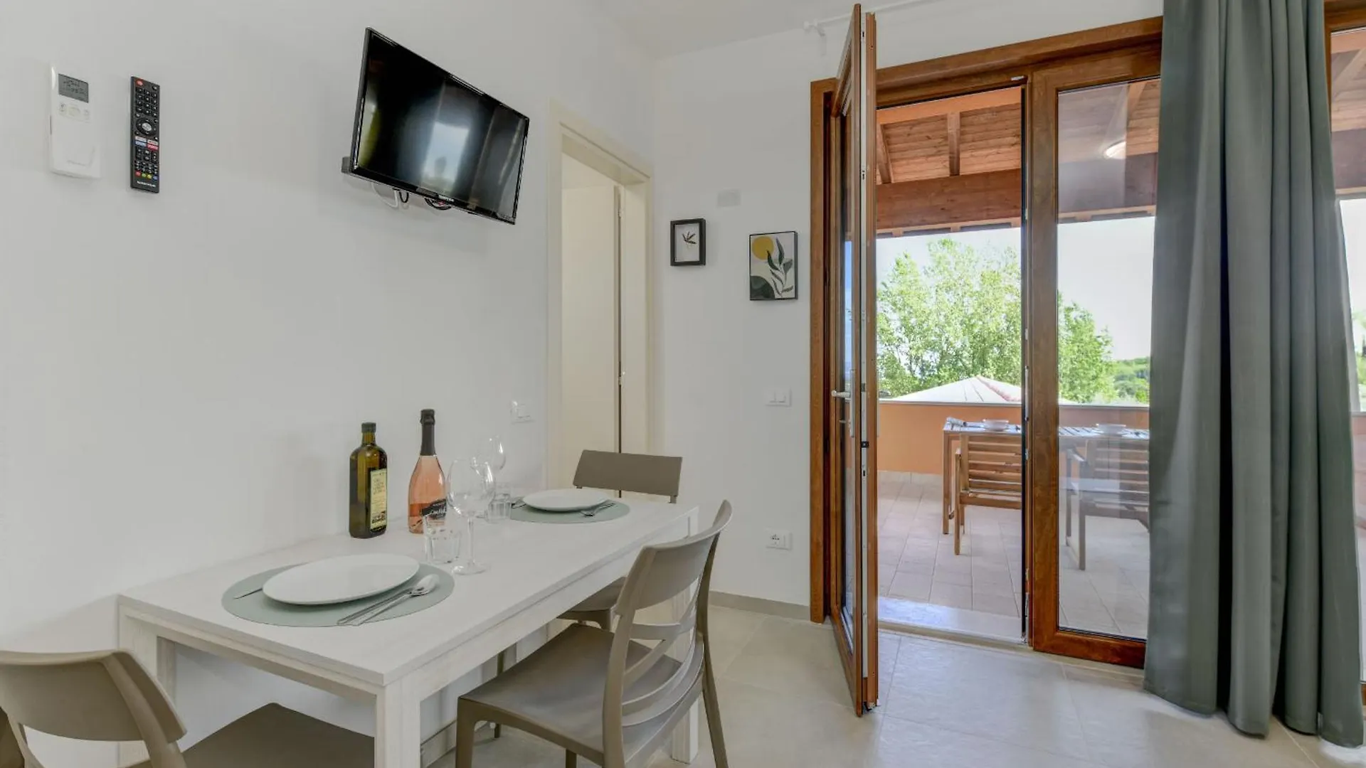 Agriturismo I Sentieri Del Vino - Lago Lucone Polpenazze del Garda Italy